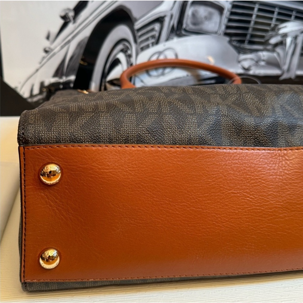 Michael Kors Hamilton Brown & Tan Satchel with Gold Accents and matching wallet - Picture 7 of 14